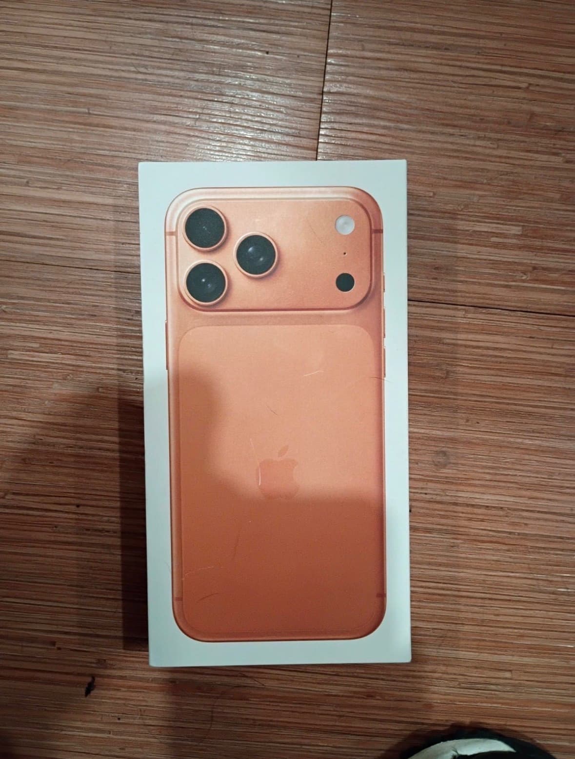 iPhone 17 Pro, коробка — до